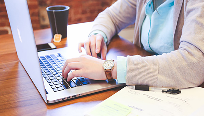 راهنمای جامع طراحی سایت جذاب: اصول و نکات کلیدی برای جلب توجه کاربران